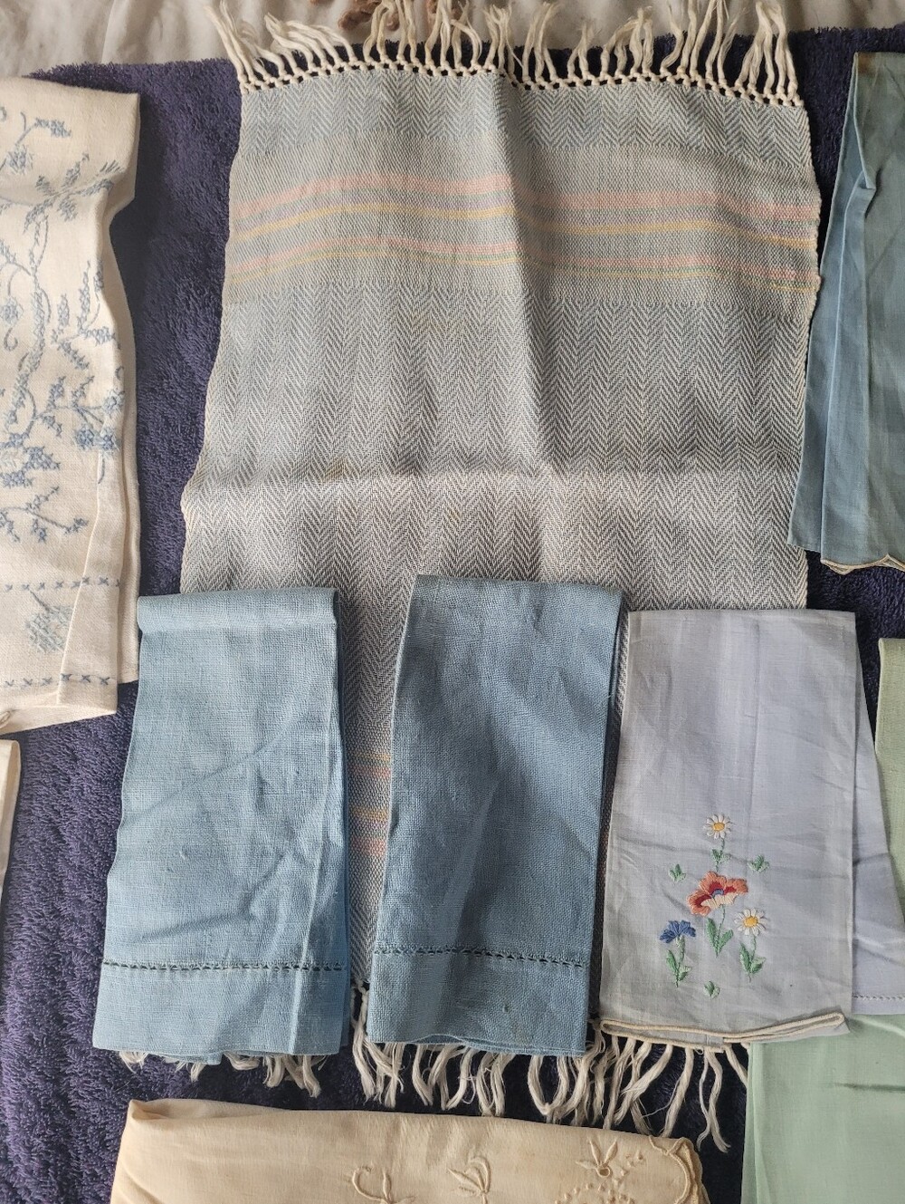 Assorted Blue Linens - Picture 3 of 11